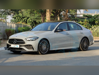 مرسيدس - بنز  سي - كلاس  200 اي ام جي  2026  اوتوماتيك  0 كم  4 سلندر  دفع خلفي  سيدان  رمادي  تحت الضمان