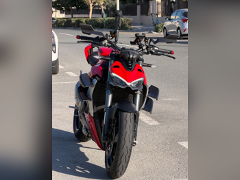 Ducati StreetFighter V2 - 2023 - Color Red
