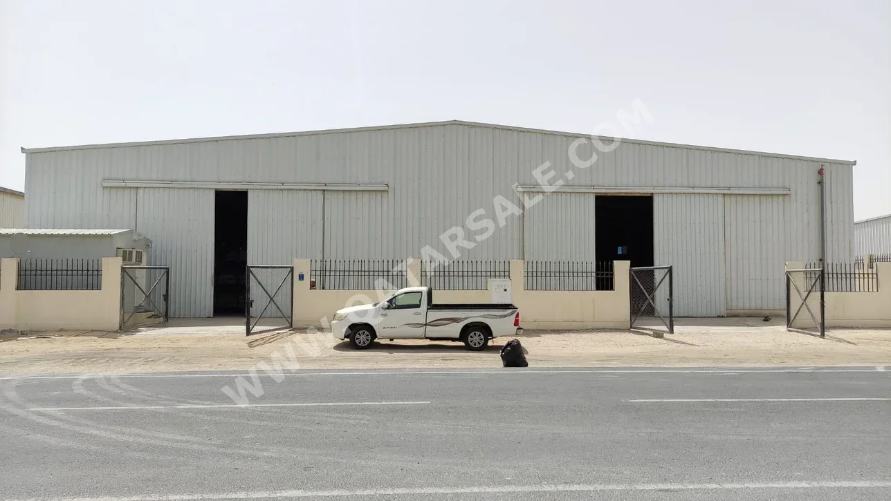 مخازن و مستودعات - الوكرة  - بركة العوامر  -المساحة: 2000 متر مربع