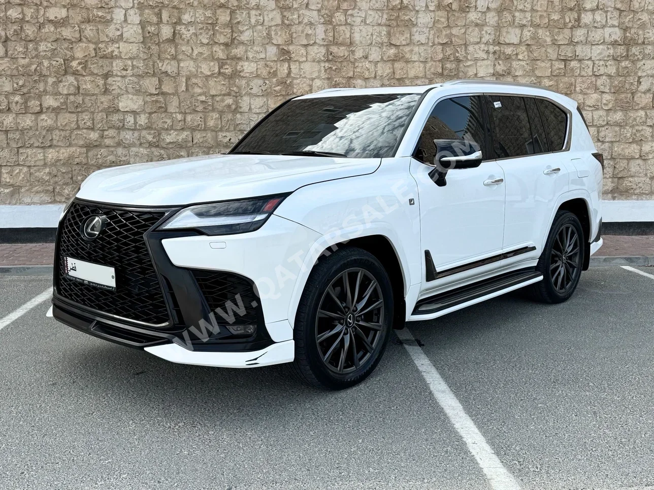 لكزس  ال اكس  600 اف سبورت  2025  اوتوماتيك  32,000 كم  6 سلندر  دفع رباعي  اس يو في  أبيض  تحت الضمان
