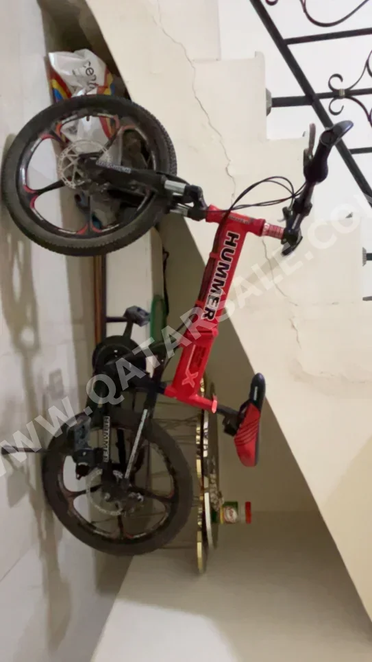 City Bicycle  - HUMMER  - Medium (17-18 inch)  - Red
