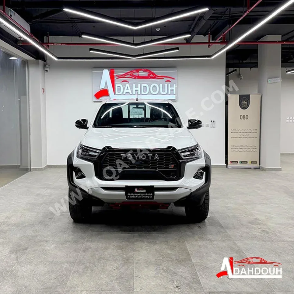 تويوتا  هاي لوكس  جي ار سبورت  2026  اوتوماتيك  0 كم  6 سلندر  دفع رباعي  بيكب  أبيض لؤلؤي  تحت الضمان