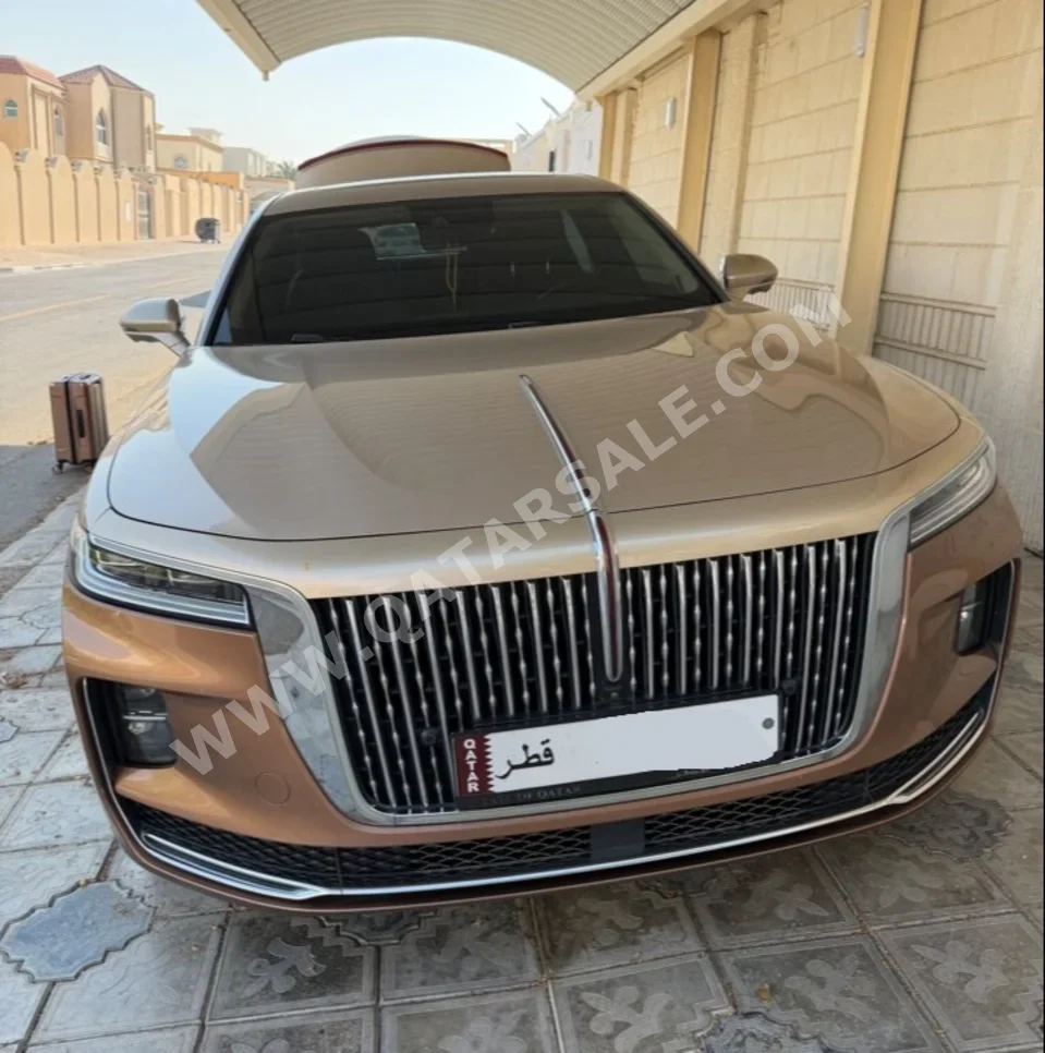 Hongqi  H9  2021  Automatic  78,000 Km  6 Cylinder  Rear Wheel Drive (RWD)  Sedan  Gold  With Warranty