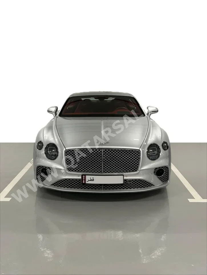 بنتلي كونتيننتل جي تي 2019 اوتوماتيك 55,000 كم 12 سلندر دفع كلي مستمر كوبيه \ سبورت رمادي فاتح