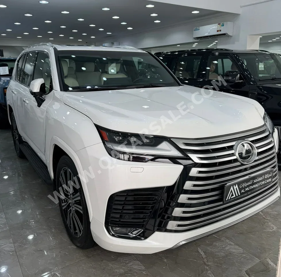 Lexus  LX  600  2023  Automatic  44,000 Km  6 Cylinder  Four Wheel Drive (4WD)  SUV  White  With Warranty