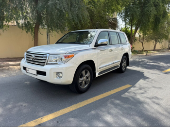 Toyota  Land Cruiser  GXR  2015  Automatic  199,000 Km  8 Cylinder  Four Wheel Drive (4WD)  SUV  White