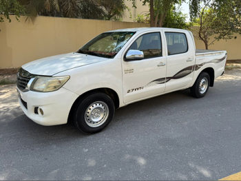 Toyota  Hilux  2013  Automatic  345,000 Km  4 Cylinder  Rear Wheel Drive (RWD)  Pick Up  White