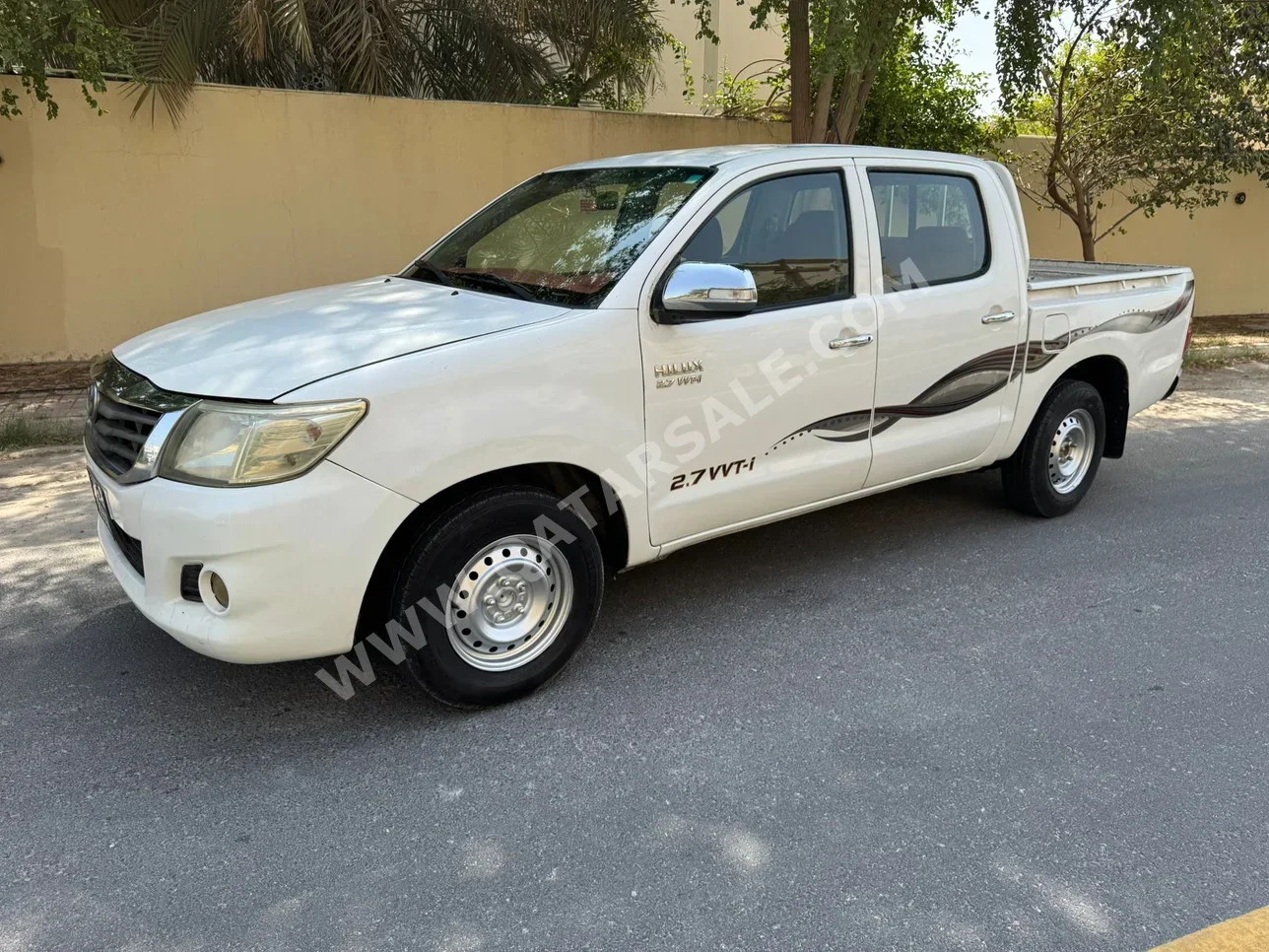 تويوتا  هاي لوكس  2013  اوتوماتيك  345,000 كم  4 سلندر  دفع خلفي  بيكب  أبيض