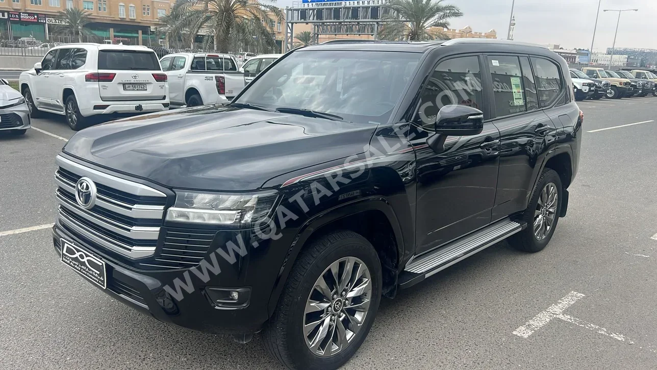 تويوتا  لاند كروزر  جي اكس ار  2024  اوتوماتيك  62,000 كم  6 سلندر  دفع رباعي  اس يو في  أسود  تحت الضمان