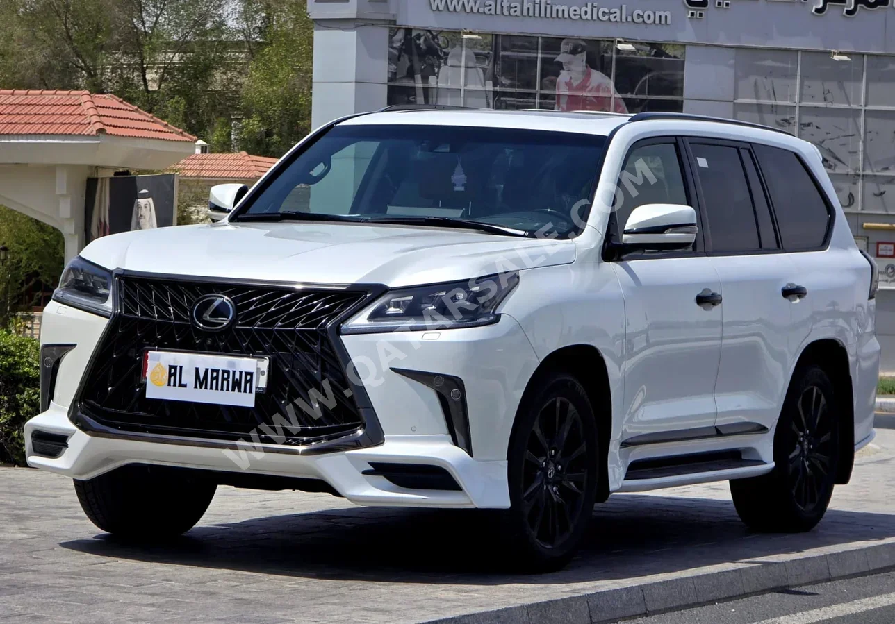 لكزس ال اكس 570 اس بلاك ايديشن 2020 اوتوماتيك 102,000 كم 8 سلندر دفع رباعي اس يو في أبيض