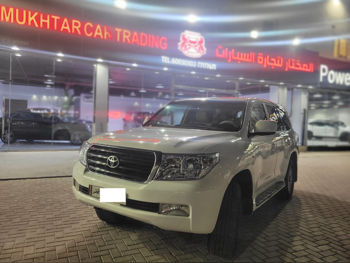 Toyota  Land Cruiser  GX  2011  Automatic  305,000 Km  6 Cylinder  Four Wheel Drive (4WD)  SUV  White