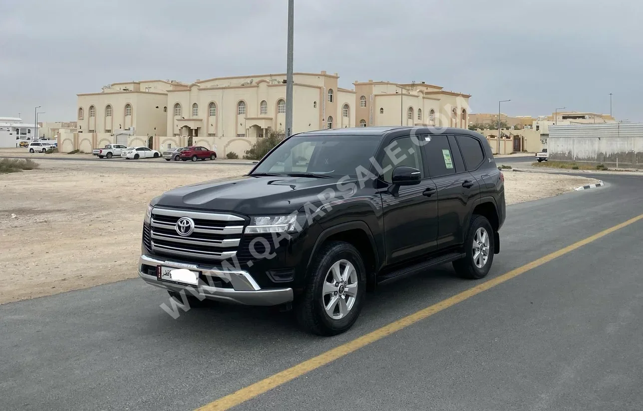 تويوتا  لاند كروزر  جي اكس ار  2022  اوتوماتيك  106,000 كم  6 سلندر  دفع رباعي  اس يو في  أسود
