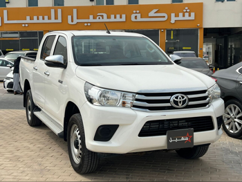 تويوتا  هاي لوكس  2022  اوتوماتيك  64,000 كم  4 سلندر  دفع رباعي  بيكب  أبيض