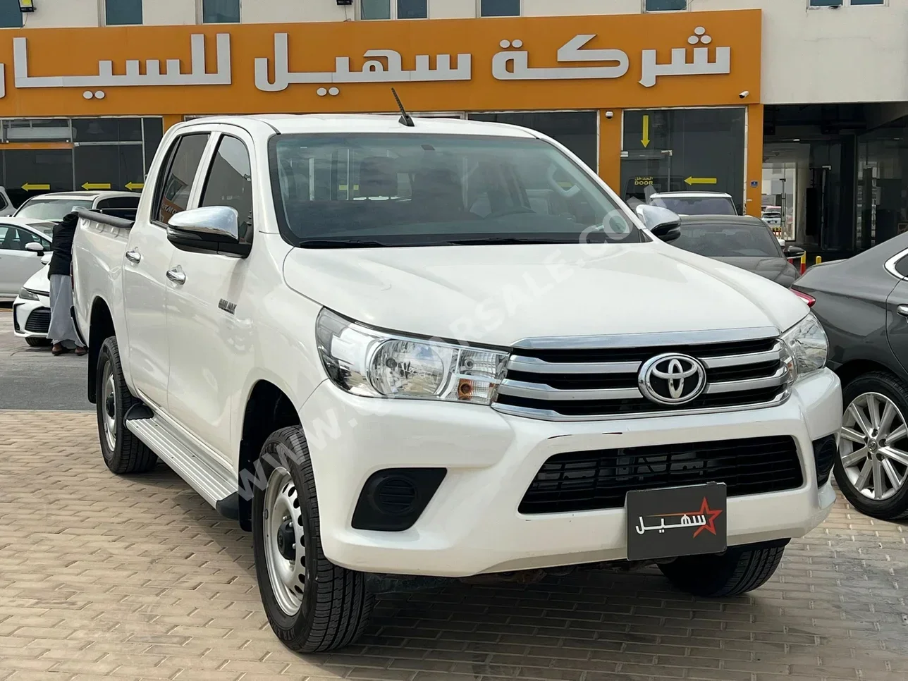 تويوتا هاي لوكس 2022 اوتوماتيك 64,000 كم 4 سلندر دفع رباعي بيكب أبيض