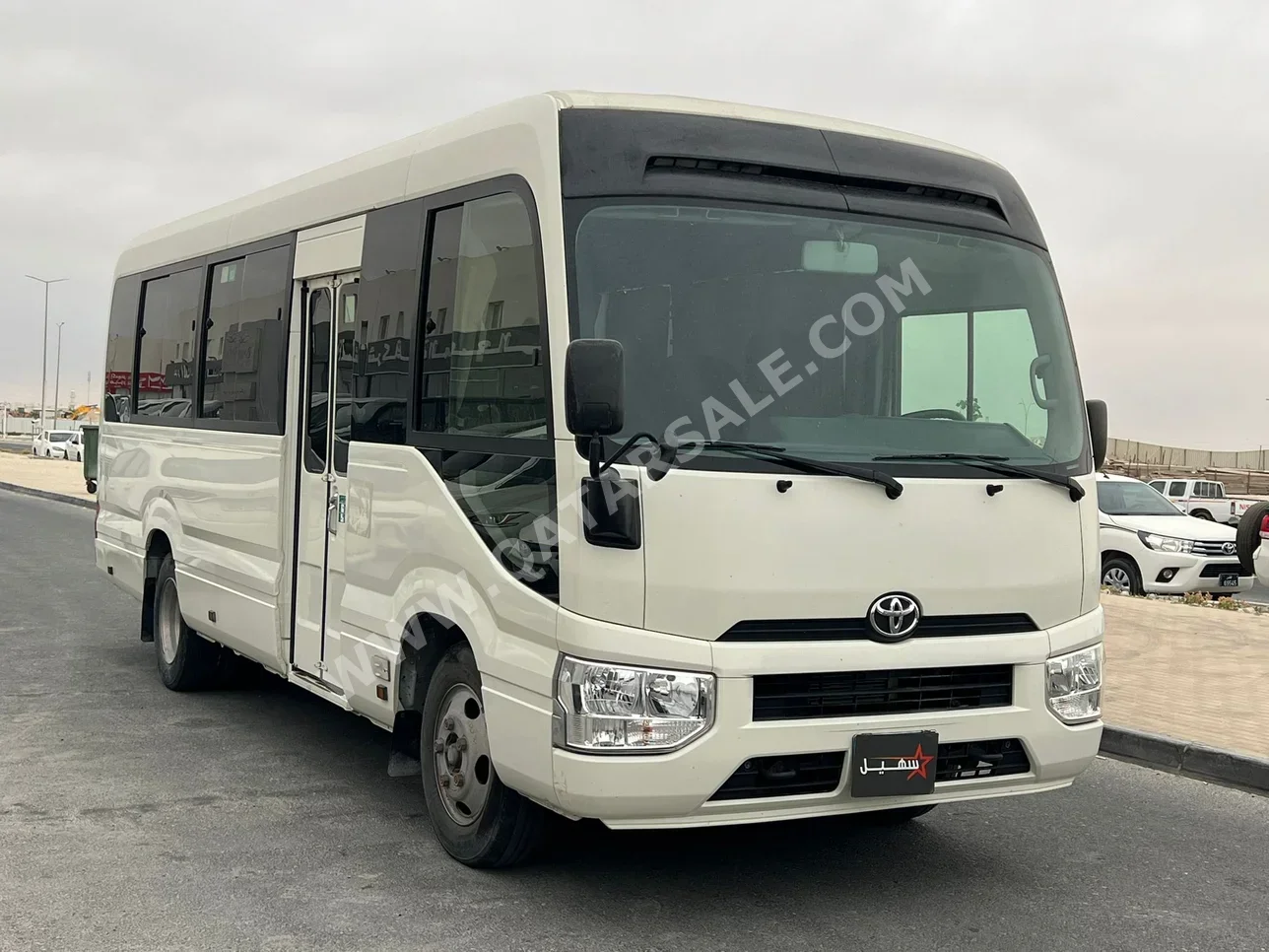 تويوتا  كوستر  2023  عادي  161,000 كم  4 سلندر  دفع خلفي  فان \ باص  أبيض