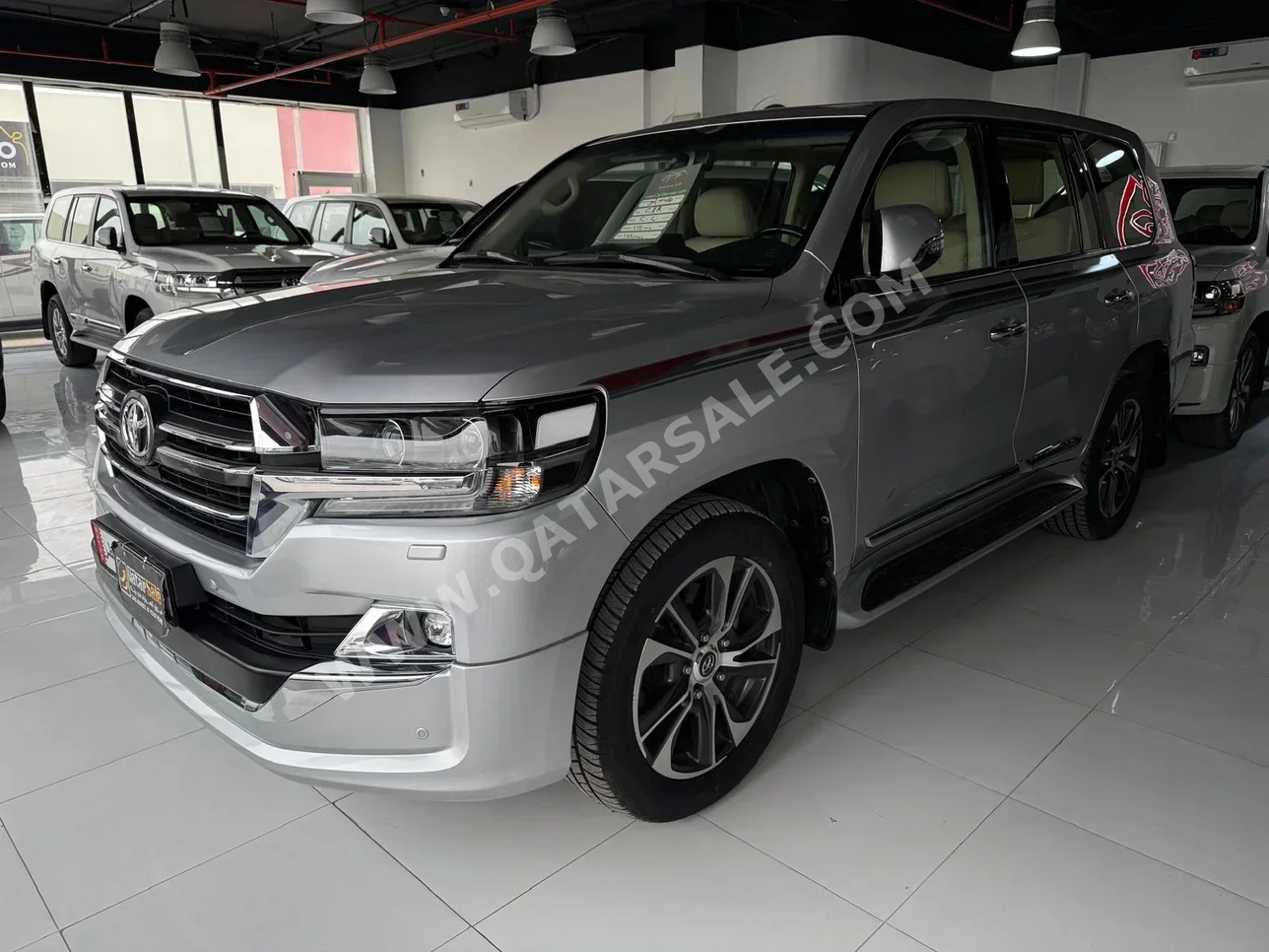 تويوتا لاند كروزر جي اكس ار 2020 اوتوماتيك 113,000 كم 8 سلندر دفع رباعي اس يو في فضي