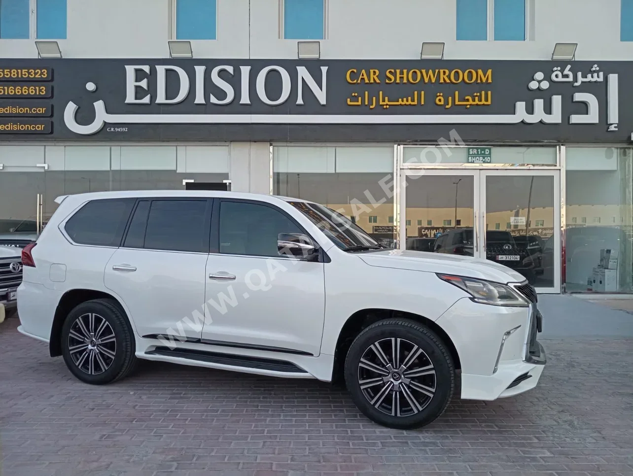 لكزس  ال اكس  570  2017  اوتوماتيك  169,000 كم  8 سلندر  دفع رباعي  اس يو في  أبيض