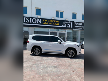 تويوتا  لاند كروزر  جي اكس ار توين توربو  2024  اوتوماتيك  75,000 كم  6 سلندر  دفع رباعي  اس يو في  أبيض  تحت الضمان