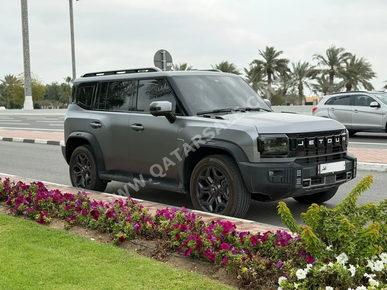 جيتور  تي 2  لكجري بلس  2025  اوتوماتيك  19,000 كم  4 سلندر  دفع رباعي  اس يو في  رمادي مطفي  تحت الضمان