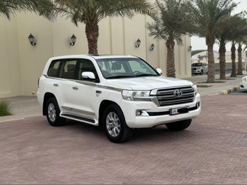 Toyota  Land Cruiser  VXR  2021  Automatic  200,000 Km  8 Cylinder  Four Wheel Drive (4WD)  SUV  White