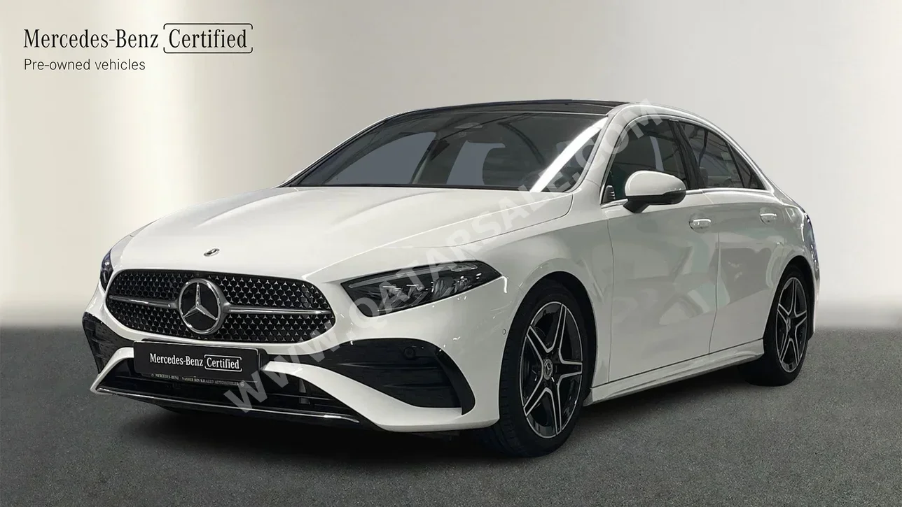 مرسيدس - بنز ايه - كلاس 200 2025 اوتوماتيك 11,800 كم 4 سلندر سحب امامي سيدان أبيض تحت الضمان