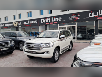 تويوتا  لاند كروزر  جي اكس ار  2018  اوتوماتيك  204,000 كم  8 سلندر  دفع رباعي  اس يو في  أبيض  تحت الضمان