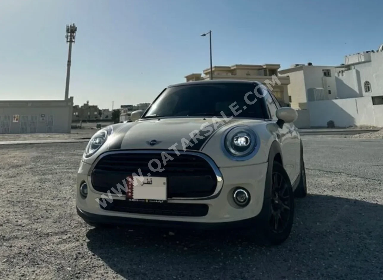 ميني  كوبر  2021  اوتوماتيك  107,000 كم  3 سلندر  دفع خلفي  هاتشباك  أبيض و أسود  تحت الضمان