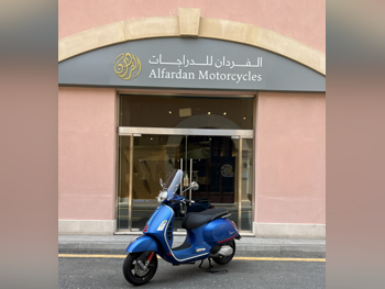 فيسبا  جي اتس اس سوبر سبورت 300 -  2021 - اللون ازرق