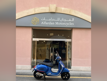 فيسبا  جي اتس اس سوبر سبورت 300 -  2021 - اللون ازرق