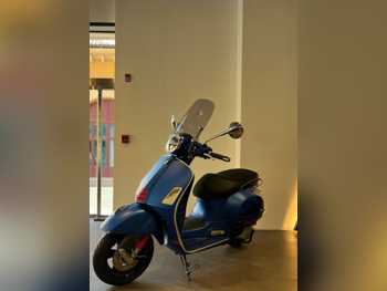 فيسبا  جي اتس اس سوبر سبورت 300 -  2021 - اللون ازرق