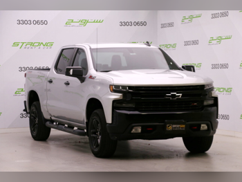 Chevrolet  Silverado  LT Trail Boss Z71  2019  Automatic  90,000 Km  8 Cylinder  Four Wheel Drive (4WD)  SUV  Silver