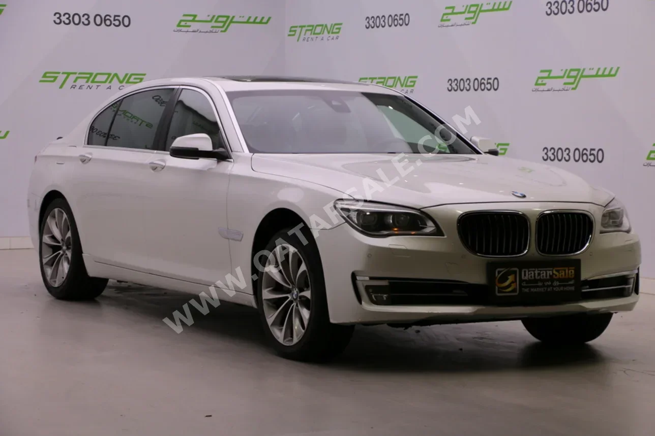 بي ام دبليو  الفئة - السابعة  730 Li  2015  اوتوماتيك  160,000 كم  6 سلندر  دفع خلفي  سيدان  أبيض