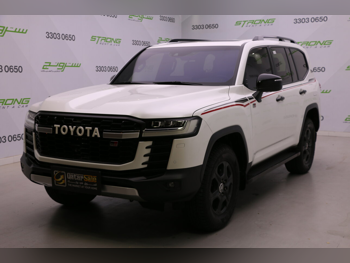 Toyota  Land Cruiser  GR Sport Twin Turbo  2022  Automatic  102,000 Km  6 Cylinder  Four Wheel Drive (4WD)  SUV  White