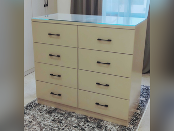 وحدات الأدراج تشمل المرآة  لايف ستايل  اللون البيج