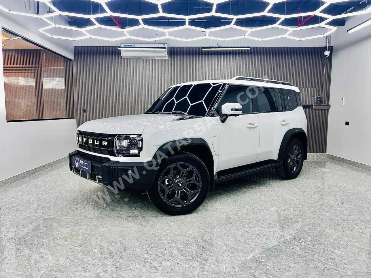 Jetour  T2  Luxury Plus  2026  Automatic  15,000 Km  4 Cylinder  Four Wheel Drive (4WD)  SUV  White  With Warranty