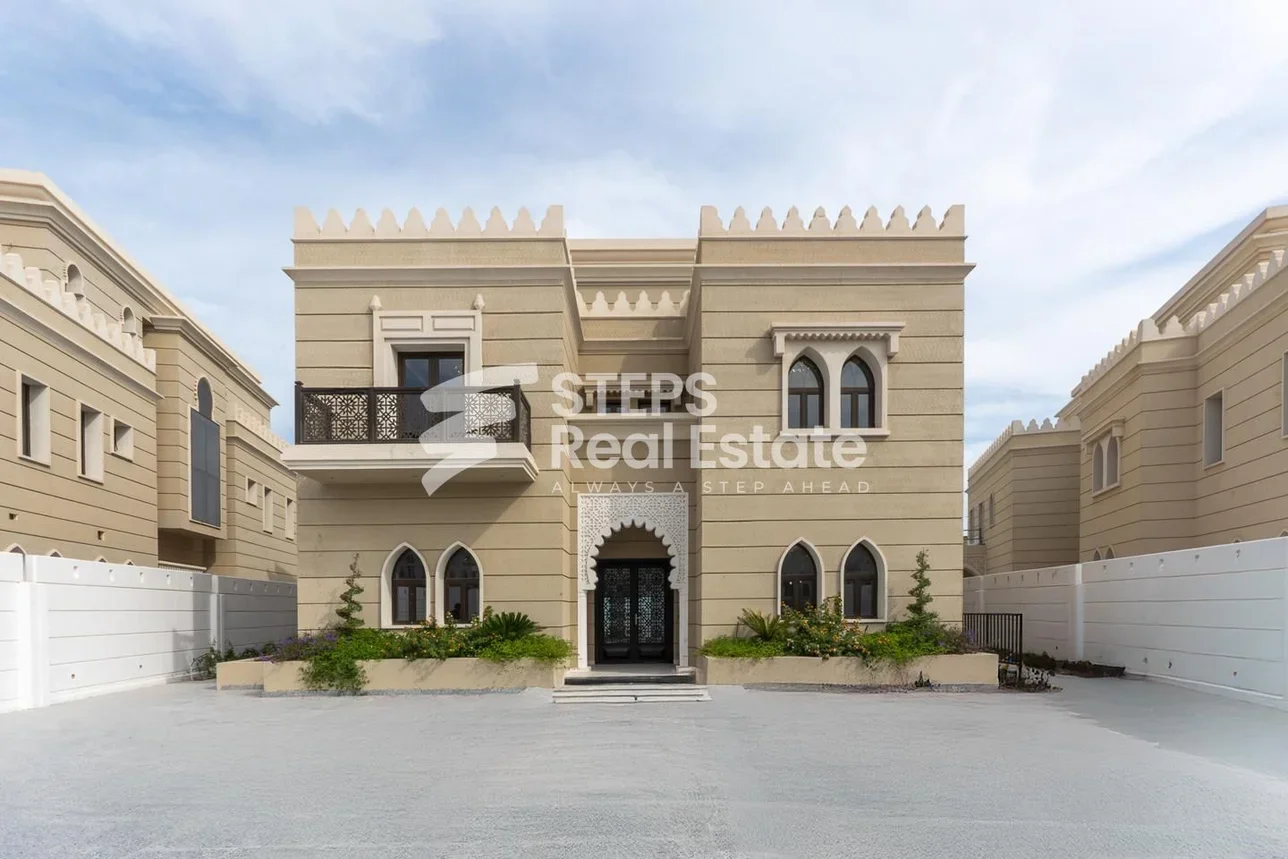 سكن عائلي  - نصف مفروشة  - الدوحة  - اللؤلؤة  - 8 غرف نوم