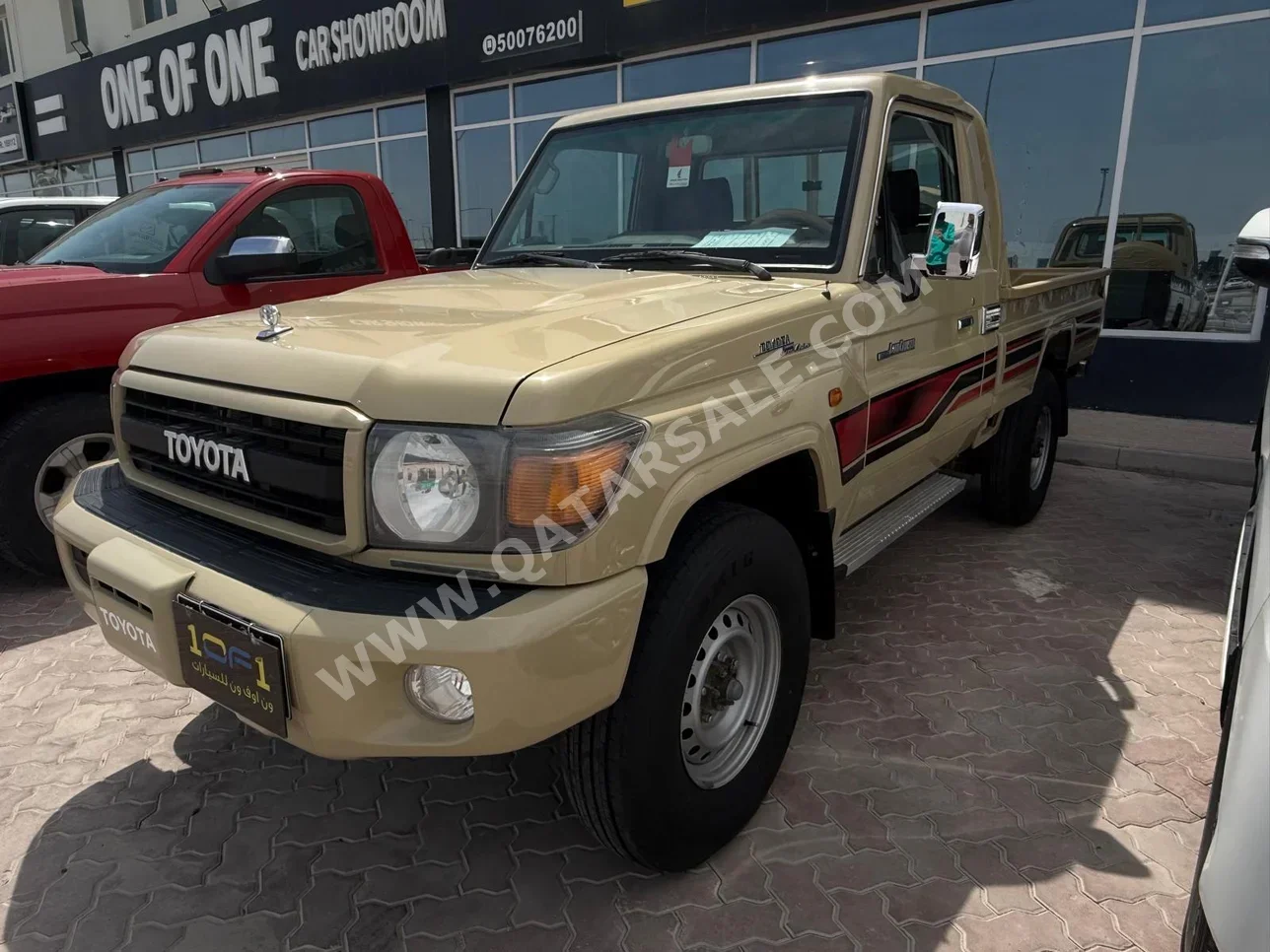 تويوتا  لاند كروزر  ال اكس  2018  عادي  212,000 كم  6 سلندر  دفع رباعي  بيكب  بيج