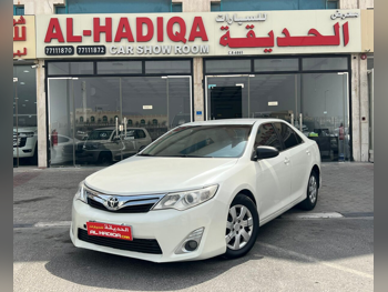 تويوتا  كامري  2014  اوتوماتيك  260,000 كم  4 سلندر  سحب امامي  سيدان  أبيض