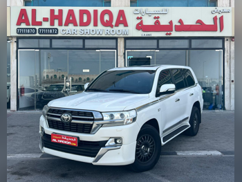 تويوتا  لاند كروزر  في اكس ار  2018  اوتوماتيك  286,000 كم  8 سلندر  دفع رباعي  اس يو في  أبيض