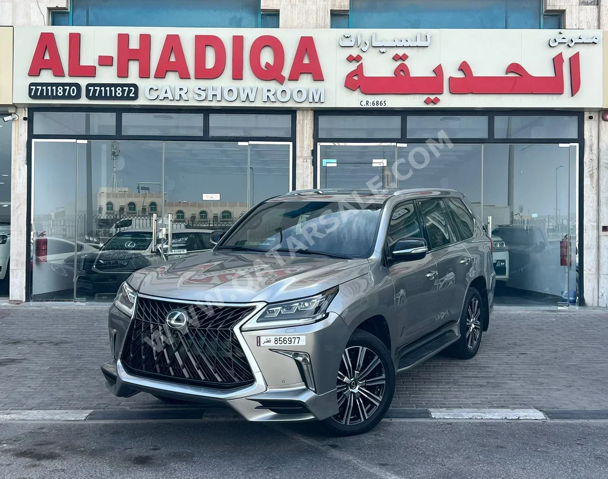 لكزس  ال اكس  570 اس  2016  اوتوماتيك  160,000 كم  8 سلندر  دفع رباعي  اس يو في  فضي