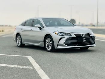 Toyota  Avalon  XLE  2022  Automatic  9,000 Km  6 Cylinder  Front Wheel Drive (FWD)  Sedan  Silver  With Warranty