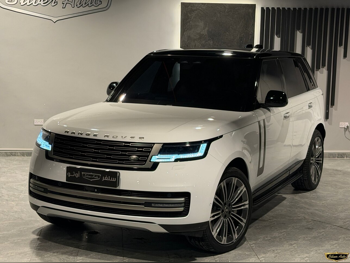 Land Rover  Range Rover  Vogue HSE  2022  Automatic  111,000 Km  8 Cylinder  Four Wheel Drive (4WD)  SUV  White  With Warranty