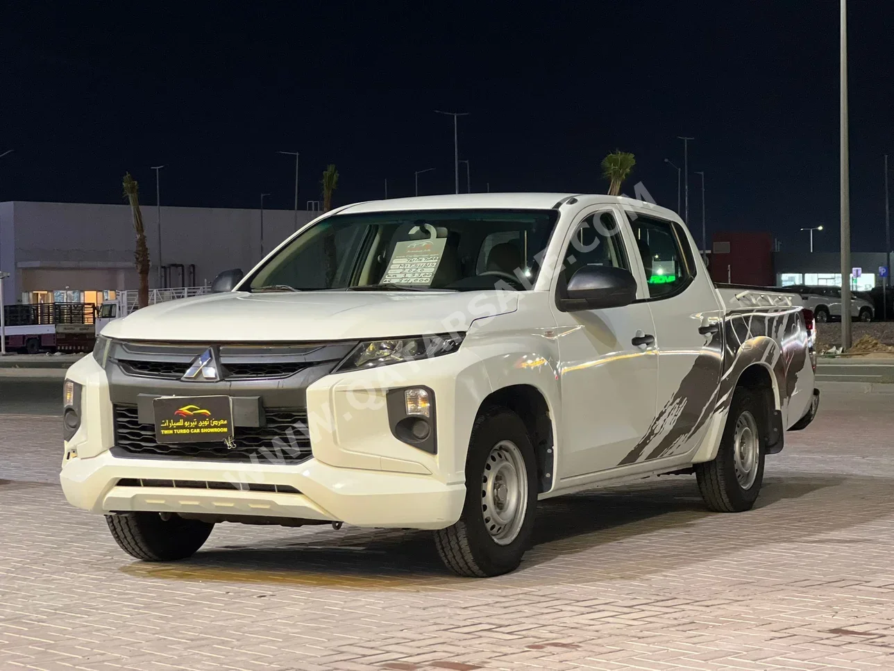 ميتسوبيشي  ال 200  2020  عادي  133,000 كم  4 سلندر  دفع خلفي  بيكب  أبيض