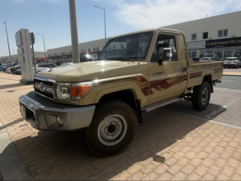 Toyota  Land Cruiser  LX  2012  Manual  383,000 Km  6 Cylinder  Four Wheel Drive (4WD)  Pick Up  Beige