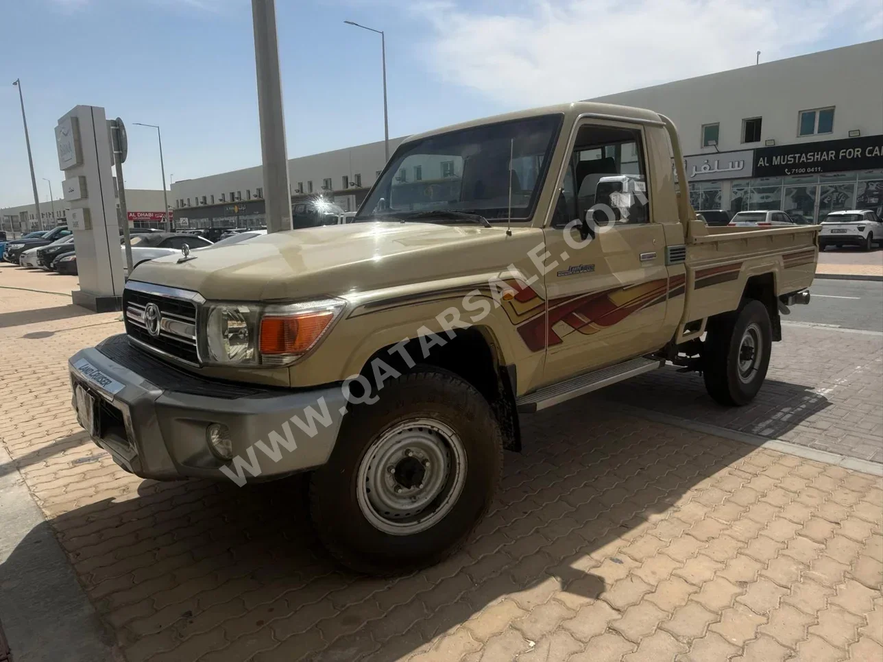 تويوتا  لاند كروزر  ال اكس  2012  عادي  400,000 كم  6 سلندر  دفع رباعي  بيكب  بيج