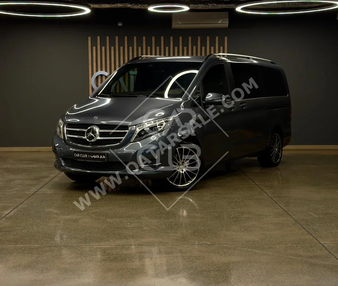 Mercedes-Benz  Viano  2018  Automatic  164,000 Km  4 Cylinder  Rear Wheel Drive (RWD)  Van / Bus  Silver