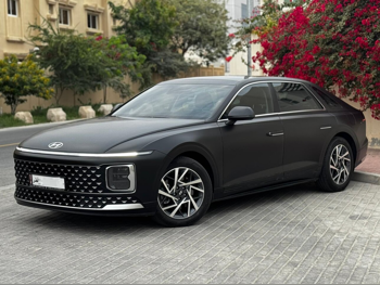 هيونداي  ازيرا  2025  اوتوماتيك  21,000 كم  4 سلندر  سحب امامي  سيدان  أسود  تحت الضمان