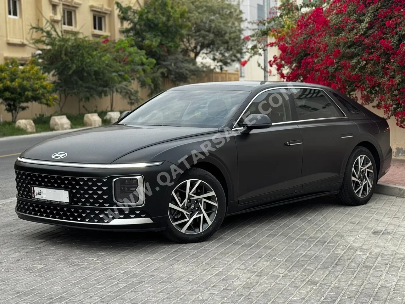 هيونداي  ازيرا  2025  اوتوماتيك  21,000 كم  4 سلندر  سحب امامي  سيدان  أسود  تحت الضمان