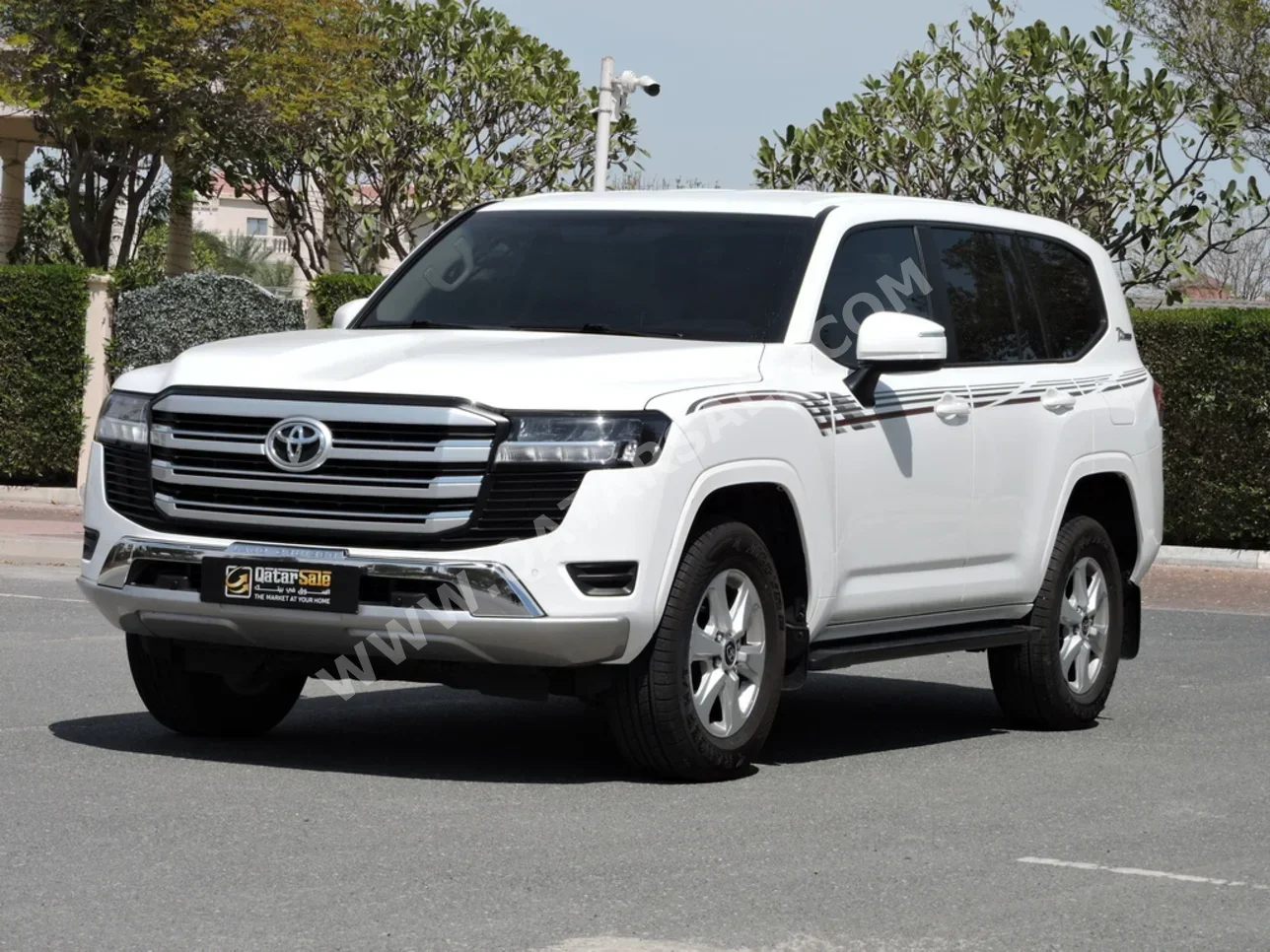 Toyota  Land Cruiser  GXR  2022  Automatic  84,000 Km  6 Cylinder  Four Wheel Drive (4WD)  SUV  White