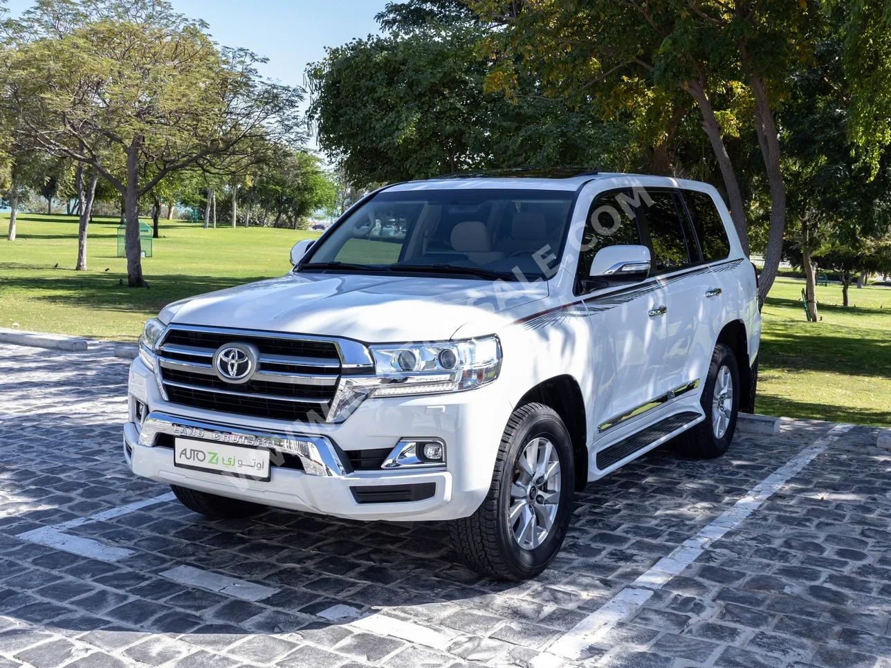 Toyota  Land Cruiser  GXR  2019  Automatic  236,000 Km  8 Cylinder  Four Wheel Drive (4WD)  SUV  White